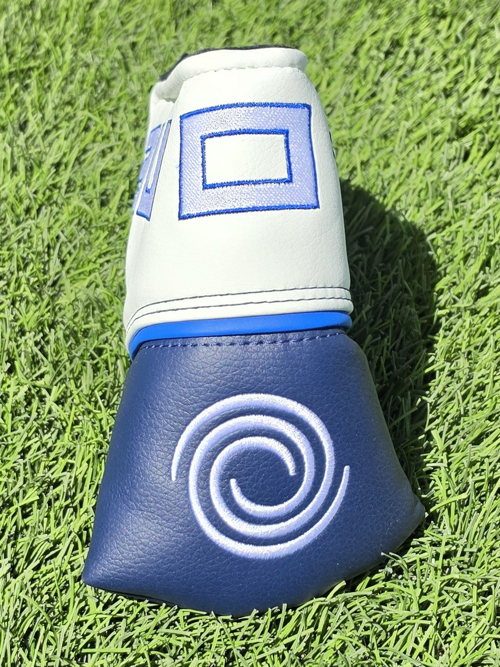 Odyssey Ai-ONE Blade Putter Headcover Navy Blue White Magnetic Golf Cover - Image 1